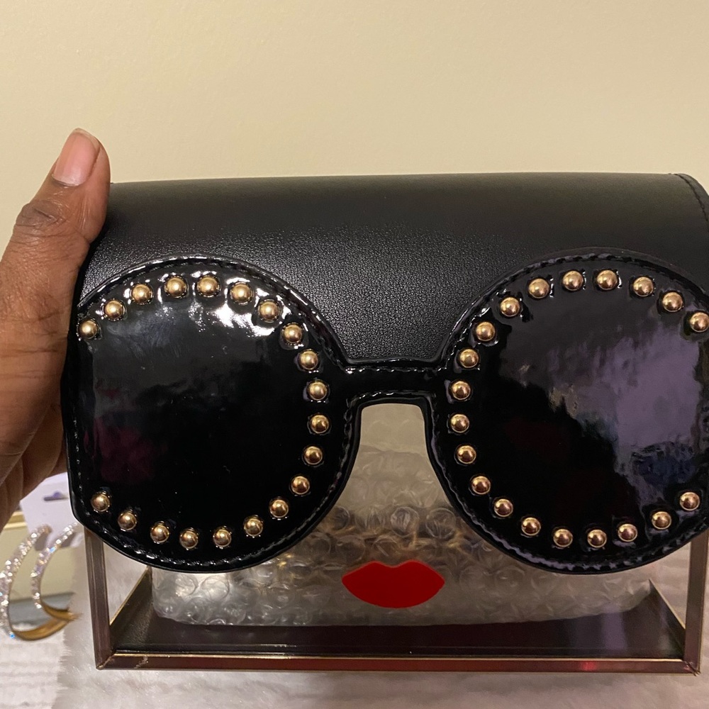 Shade me purse